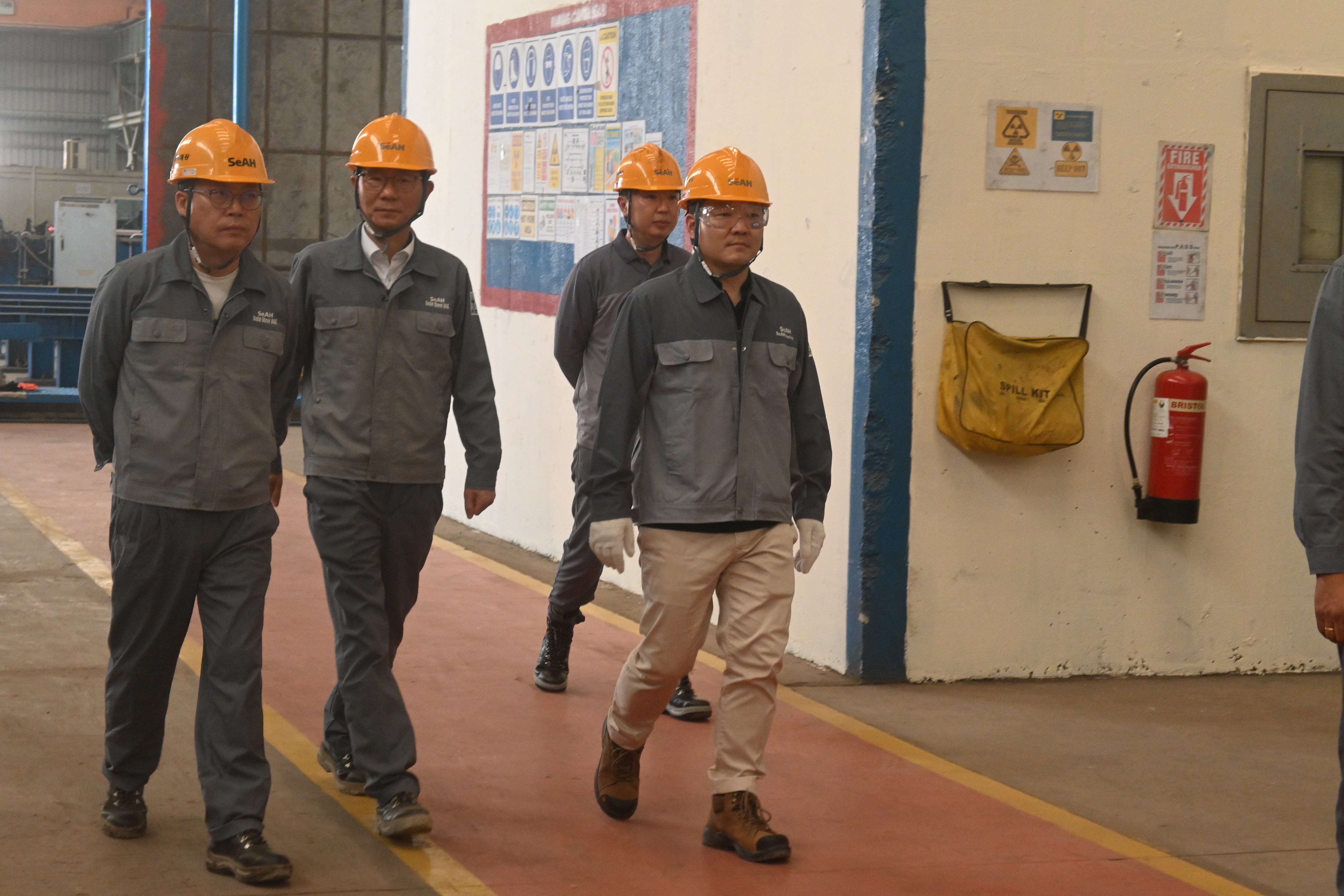 Discussion on process optimizations in meeting room